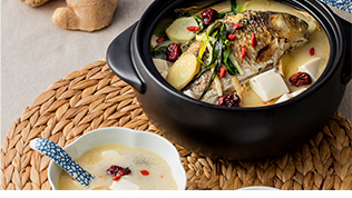 多力食光机之厨神家常菜-鲫鱼豆腐汤